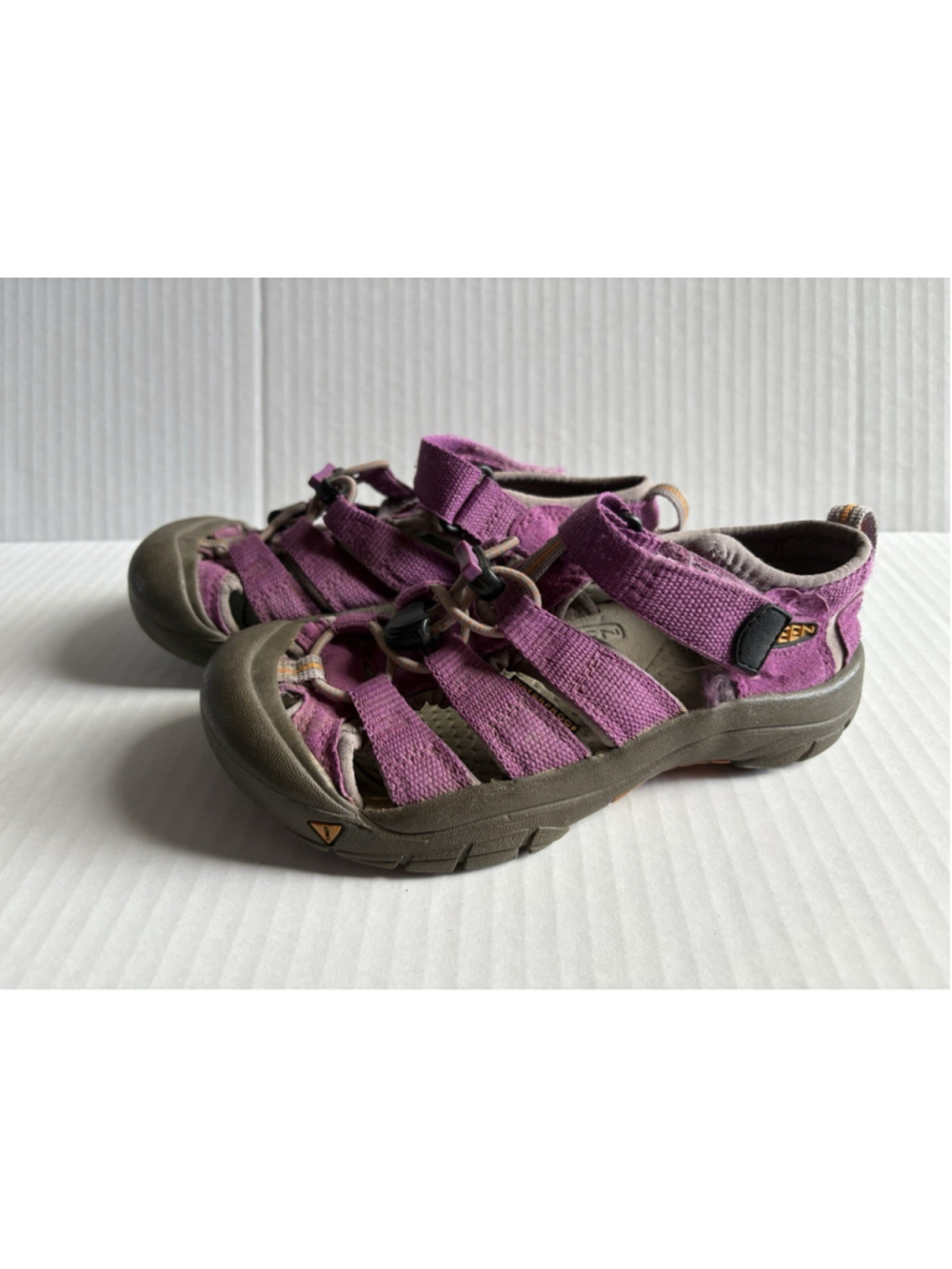 Keen Newport H2 Sandals Purple Shoes Youth Big Kid Waterproof Size 1